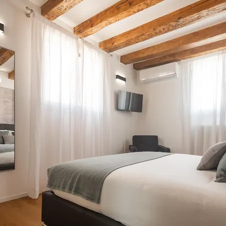 Ruga Bella R&r * Venice